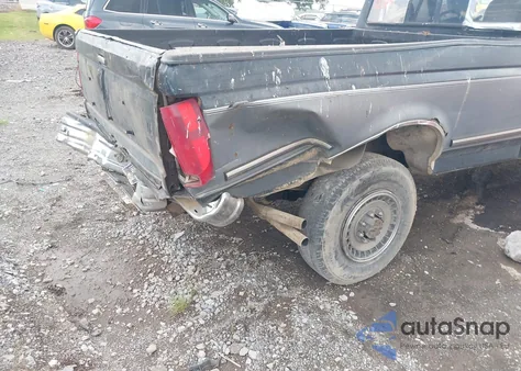 1993 Ford F250 z USA, uszkodzony, nr VIN 1FTHF26H4PLB00833